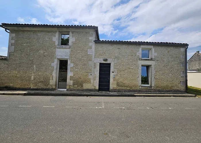 Maison Charentaise Au Coeur Des Vignobles